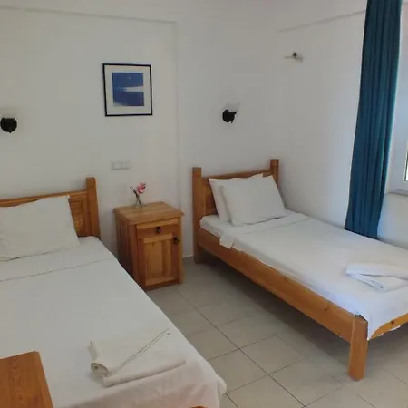 Nicholas Gate 4 * Ovacık