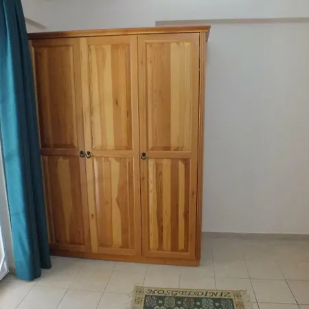 Nicholas Gate 4 * Ovacık