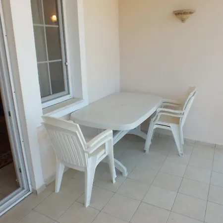 Nicholas Gate 4 * Ovacık